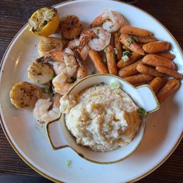 Shrimp and scallops, gouda grits, carrots. Very good.