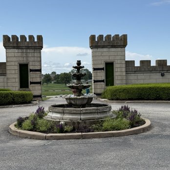 Castle Farm - The castle - Breakfast & Brunch Near Me - Versailles, Kentucky