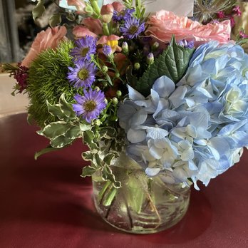 Buss Flower Shop - Get well soon arrangement! Patient was so happy with the hydrangeas in the bouquet! - Florists Near Me - Libertyville, Illinois Buss Flower Shop - Get well soon arrangement! Patient was so happy with the hydrangeas in the bouquet! - Florists Near Me - Libertyville, Illinois