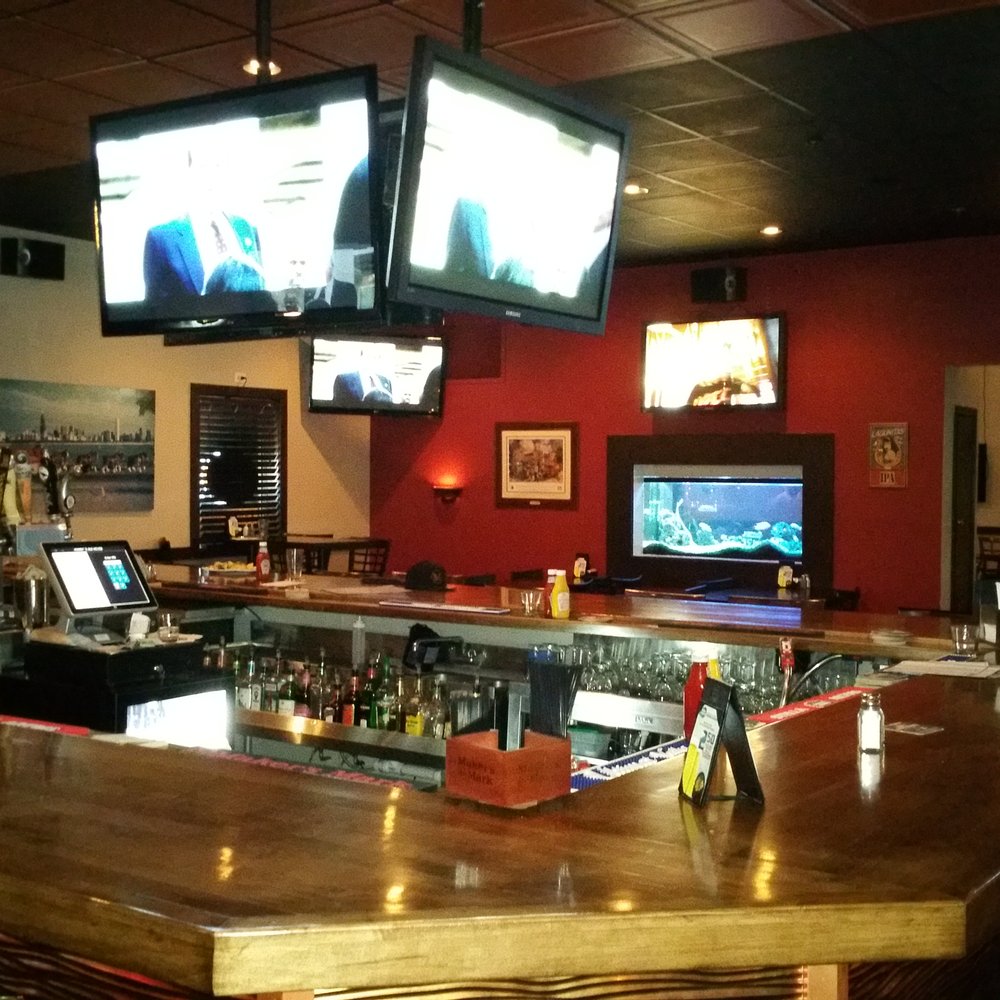 Manny's Ale House - Big bar with lots of tv's - Sports Bars Near Me - Elmhurst, Illinois Manny's Ale House - Big bar with lots of tv's - Sports Bars Near Me - Elmhurst, Illinois