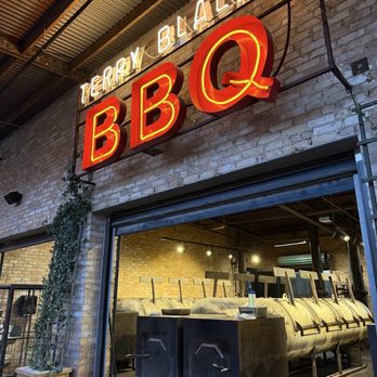 Terry Black's Barbecue - Barbeque Near Me - Fort Worth, Texas