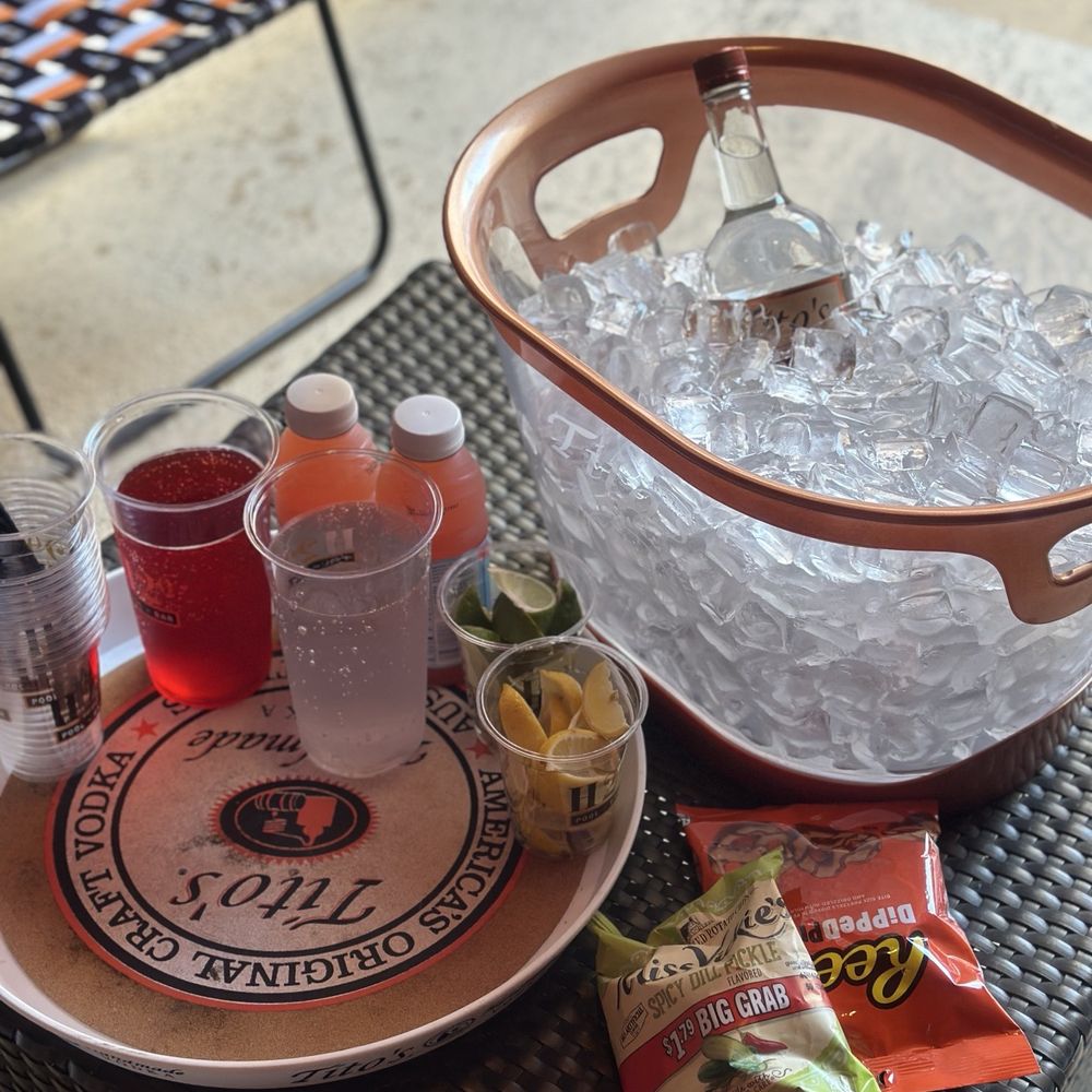H2O Bar & Grille - Burgers Near Me - Lake Charles, Louisiana H2O Bar & Grille - Burgers Near Me - Lake Charles, Louisiana
