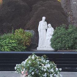 HOLY FAMILY CATHOLIC CHURCH - 7045 120th Ave NE, Kirkland, WA - Yelp