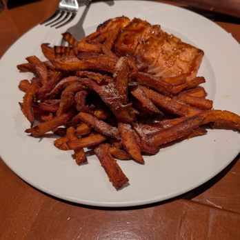 Village Tavern - Salmon and sweet potato fries - New American Near Me - Pembroke Pines, Florida Village Tavern - Salmon and sweet potato fries - New American Near Me - Pembroke Pines, Florida