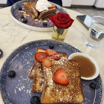 Utopia Caffe - French Toast (6 pcs) - Breakfast & Brunch Near Me - Tustin, California
