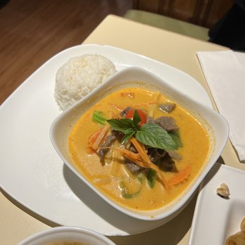 Thai On Yonge - Red beef curry - Thai Near Me - Toronto, Ontario