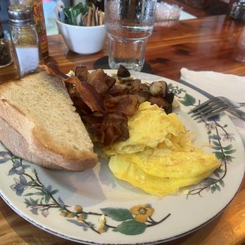 Blue Heaven - Breakfast & Brunch Near Me - Key West, Florida Blue Heaven - Breakfast & Brunch Near Me - Key West, Florida