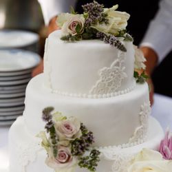 Sortebro Kro - More pictures of pur wedding cake!
