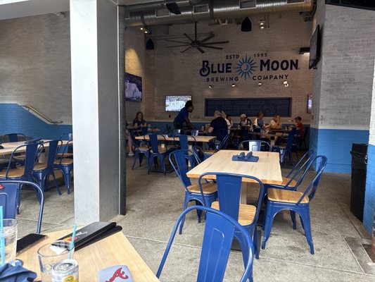 Blue Moon Brewery & Grill by null
