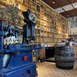 Huisbrouwerij De Halve Maan - Beer, bottling machine