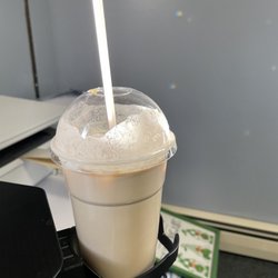 Mi Mundo Coffee Shop - Iced hazelnut coffee
