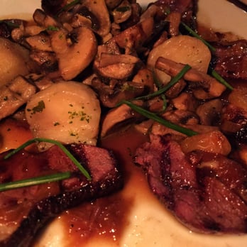 Carpe Diem Café - Breast of duck with raisins, Jerusalem artichokes and mushrooms. Yum!! - French Near Me - Paris, 75 Carpe Diem Café - Breast of duck with raisins, Jerusalem artichokes and mushrooms. Yum!! - French Near Me - Paris, 75