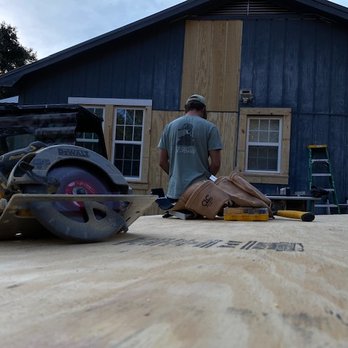 Intercoastal Service - a man working with a circular saw - General Contractors Near Me - Gulf Shores, Alabama Intercoastal Service - a man working with a circular saw - General Contractors Near Me - Gulf Shores, Alabama