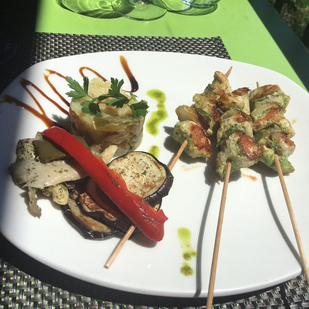 Carmen Verde Luna - Chicken brochettes - Spanish Near Me - Granada, GR Carmen Verde Luna - Chicken brochettes - Spanish Near Me - Granada, GR