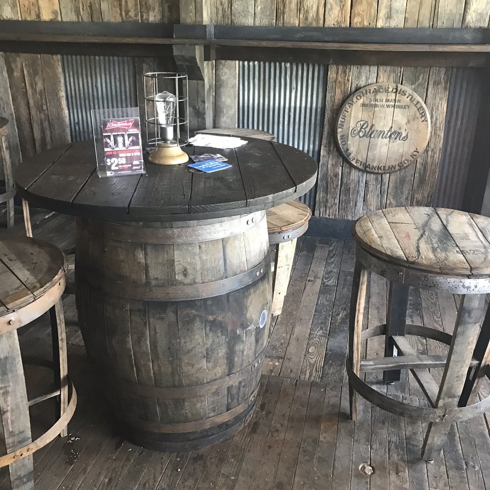 Golden's Pub And Deli - Inside eating - Delis Near Me - Georgetown, Kentucky