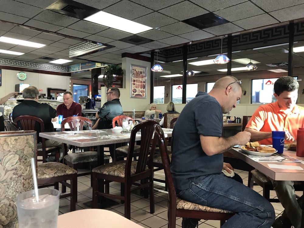 SUMMIT RESTAURANT Updated September 2024 36 Reviews 670 Yorktown