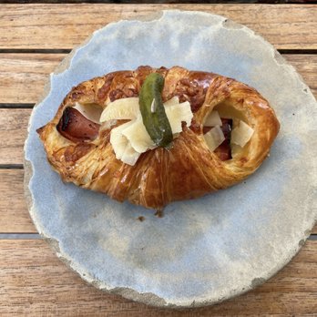 Fig Tree - Ham & Cheese Croissant - Cafes Near Me - Los Angeles, California Fig Tree - Ham & Cheese Croissant - Cafes Near Me - Los Angeles, California