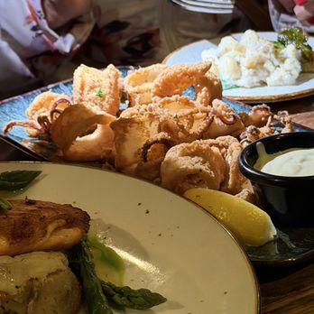 Tidal Raves Seafood Grill - Calamari - New American Near Me - Depoe Bay, Oregon