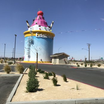 EddieWorld - What you'll see off the freeway - Service Stations Near Me - Yermo, California EddieWorld - What you'll see off the freeway - Service Stations Near Me - Yermo, California