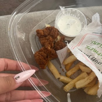 Farmer Boys - The refried dry hard chicken dipper..my son even said "no, caca" - Burgers Near Me - Tulare, California