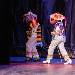 Los Viejitos dance