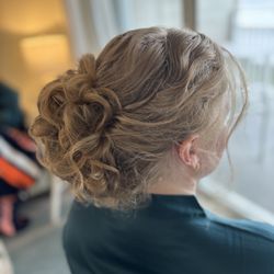 Coastal Beauties Salon - Bridesmaid updo