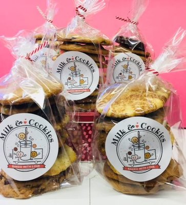 Cookie Catering Available! - Ordering Milk & Cookies for a Crowd? Call us! 603-COO-KIES (603-266-5437)
When you really need a lot of cookies...
We offer gorgeous (and of course yummy!) cookie trays that are perfect for your next meeting, party, play, dance performance, recital, study break, symposium, etc.
We can also bring over lots of milk to go with all those cookies. Just let us know.
Large orders can be delivered any time from 10 am until 12 am. Please give us at least 24 hours to create orders of over 25 cookies.
To order or to discuss pricing for large orders, either click here, send us an email here, or give us a call at 603-COO-KIES. To order online, click here.
If you are ordering for a non-profit organization, please put your tax id number in the comments section and order from the non-profit organization selections.
Enjoy! Cookie Catering Available! - Ordering Milk & Cookies for a Crowd? Call us! 603-COO-KIES (603-266-5437)
When you really need a lot of cookies...
We offer gorgeous (and of course yummy!) cookie trays that are perfect for your next meeting, party, play, dance performance, recital, study break, symposium, etc.
We can also bring over lots of milk to go with all those cookies. Just let us know.
Large orders can be delivered any time from 10 am until 12 am. Please give us at least 24 hours to create orders of over 25 cookies.
To order or to discuss pricing for large orders, either click here, send us an email here, or give us a call at 603-COO-KIES. To order online, click here.
If you are ordering for a non-profit organization, please put your tax id number in the comments section and order from the non-profit organization selections.
Enjoy!
