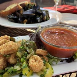 Pulcinella's - Calamari Fritti and mussels. Never disappoints!!!