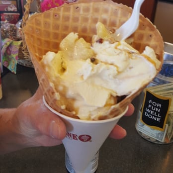 Cold Stone Creamery - a hand holding a cone of ice cream - Ice Cream & Frozen Yogurt Near Me - Owensboro, Kentucky Cold Stone Creamery - a hand holding a cone of ice cream - Ice Cream & Frozen Yogurt Near Me - Owensboro, Kentucky