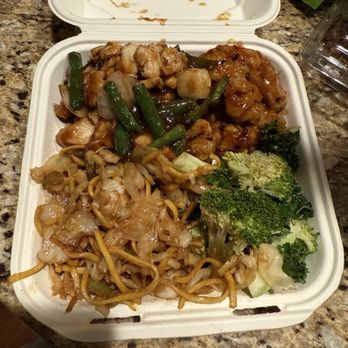 Panda Express - I received my order from DoorDash. Look at my chow mein. No noodles just mushy cabbages and it is cold. Why would I pay money for leftover? - Chinese Near Me - Crofton, Maryland