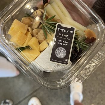 Erewhon - Grocery Near Me - Calabasas, California