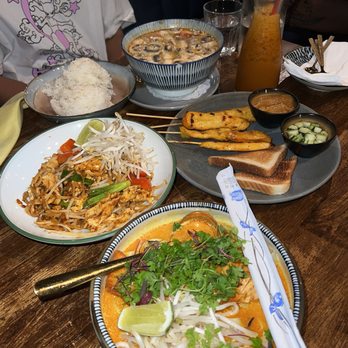 Kin Long Beach - Thai Near Me - Long Beach, California