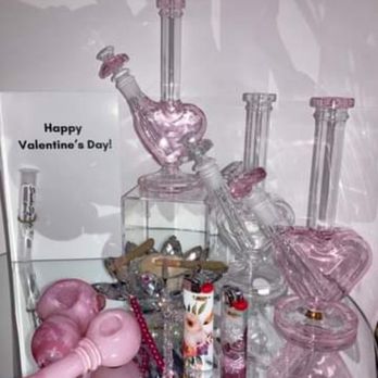 CBD Hutch - Beautiful gift set ideas all year long - Vitamins & Supplements Near Me - Chicago, Illinois CBD Hutch - Beautiful gift set ideas all year long - Vitamins & Supplements Near Me - Chicago, Illinois