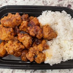 Great Wall Chinese Restaurant - L13. General Tso's Chicken Lunch Special