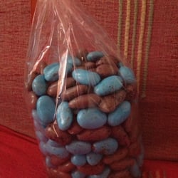 Dragées Reynaud - Voilà mes dragées chocolat et amande couleur mode bleu turquoise et gris on dirait des galets
