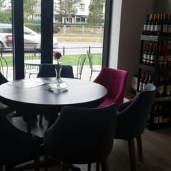 Gaba & Garçons - Stół dla większej grupy + wino do kupienia na wynos