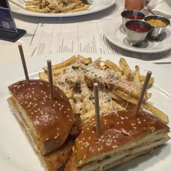 Doc B's Restaurant + Bar - yum - New American Near Me - Chicago, Illinois