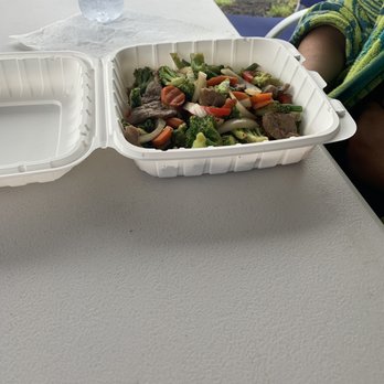 Thai Grindz and More - Veggies and pork - Thai Near Me - Ocean View, Hawaii