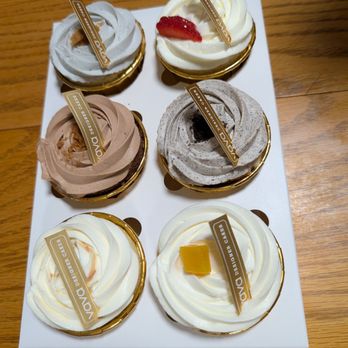 Vava Designer Cakes - Desserts Near Me - Richmond Hill, Ontario Vava Designer Cakes - Desserts Near Me - Richmond Hill, Ontario
