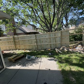 LJ Handyman Services - fence remodeling in progress - Handyman Near Me LJ Handyman Services - fence remodeling in progress - Handyman Near Me