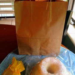 Point of View Antiques - Complimentary "birthday cake" from Rosie, the owner's sister!