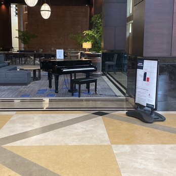 Lancaster Marriott at Penn Square - Lobby - Hotels Near Me - Lancaster, Pennsylvania