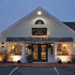 Robert E. Guertin Jewelers - Robert Guertin Jeweler is a beautiful jewelry store in the heart of 
Sandwich, just off historic 6A, close to the marina.