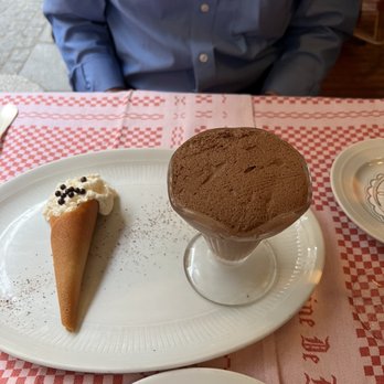 La Fontaine de Mars - Chocolate Mousse - French Near Me - Paris, 75 La Fontaine de Mars - Chocolate Mousse - French Near Me - Paris, 75