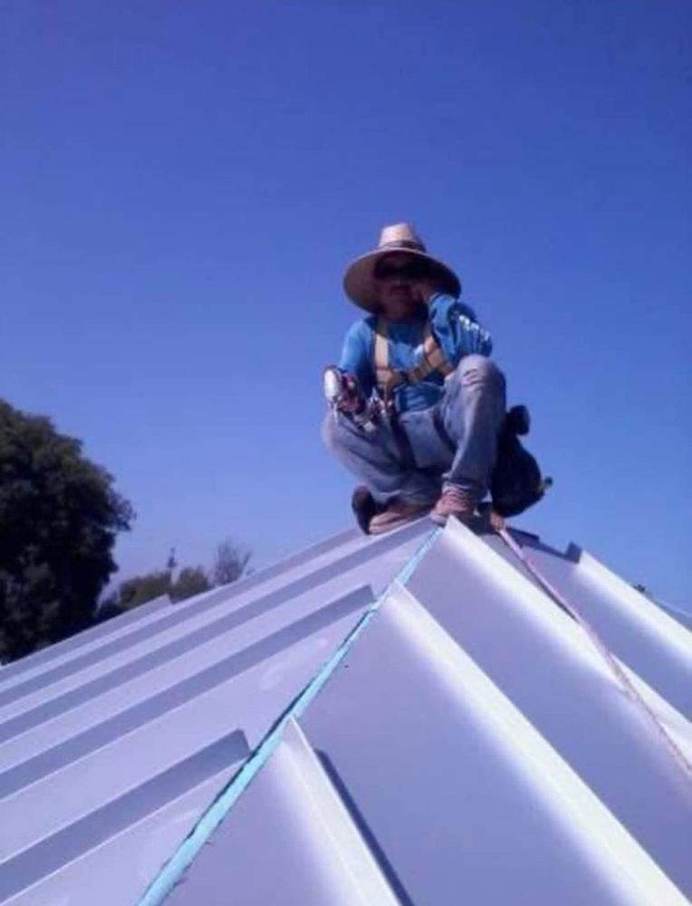 Slide of Santiagos Roofing