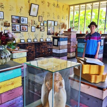 Big Island Bees - Big Island Bees store - Honey Near Me - Captain Cook, Hawaii