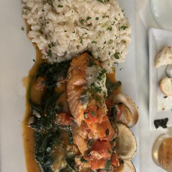 Mi Bella Restaurante - Salmon over spinach, clams, risotto - Salad Near Me - Branford, Connecticut