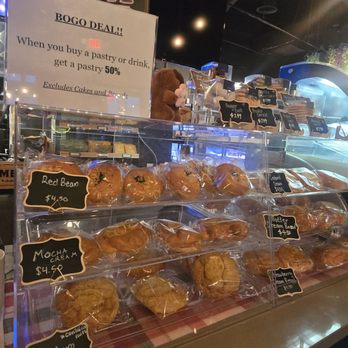 Seoul Blues Coffee and Dessert - Coffee & Tea Near Me - Annapolis, Maryland