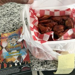 Cousin Vinnies Family Sports Restaurant - Hot Barbecue Wings