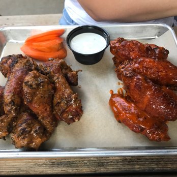 Broken Barrel Bar - Award Winning - Wings - Sports Bars Near Me - Chicago, Illinois Broken Barrel Bar - Award Winning - Wings - Sports Bars Near Me - Chicago, Illinois